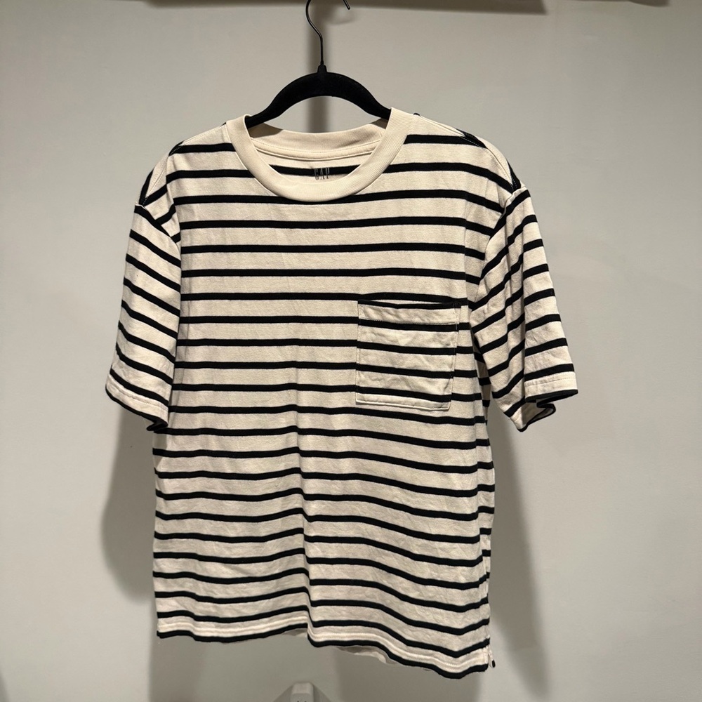GAP Striped Pocket Tee – Cream/White & Black, Fits M/L
